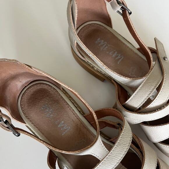 Mi.im Pointed Toe Leather Flat SZ 8.5 Natural White Strappy Edgy T-Strap - Picture 4 of 9